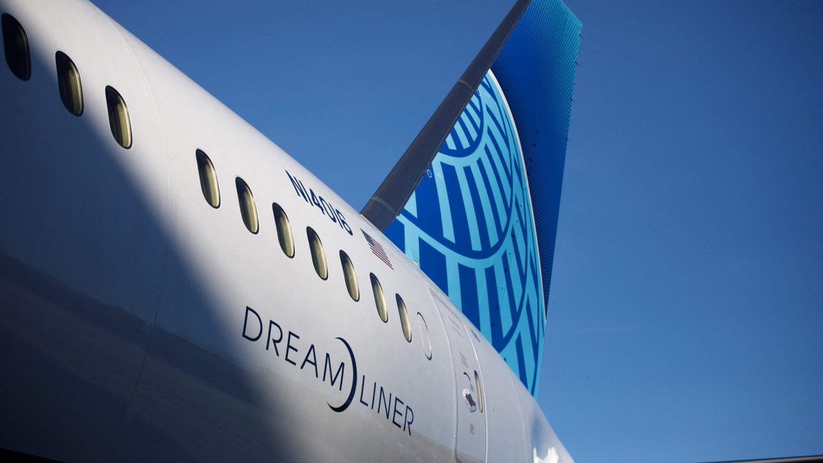 🇺🇸 Amerika Birleşik Devletleri (ABD) Federal Havacılık İdaresi (FAA), havacılık devi Boeing hakkında soruşturma başlattı. 

🕵️‍♂️ Soruşturmada 787 Dreamliner uçaklarının tamamı uzmanlar tarafından tek tek incelenecek.