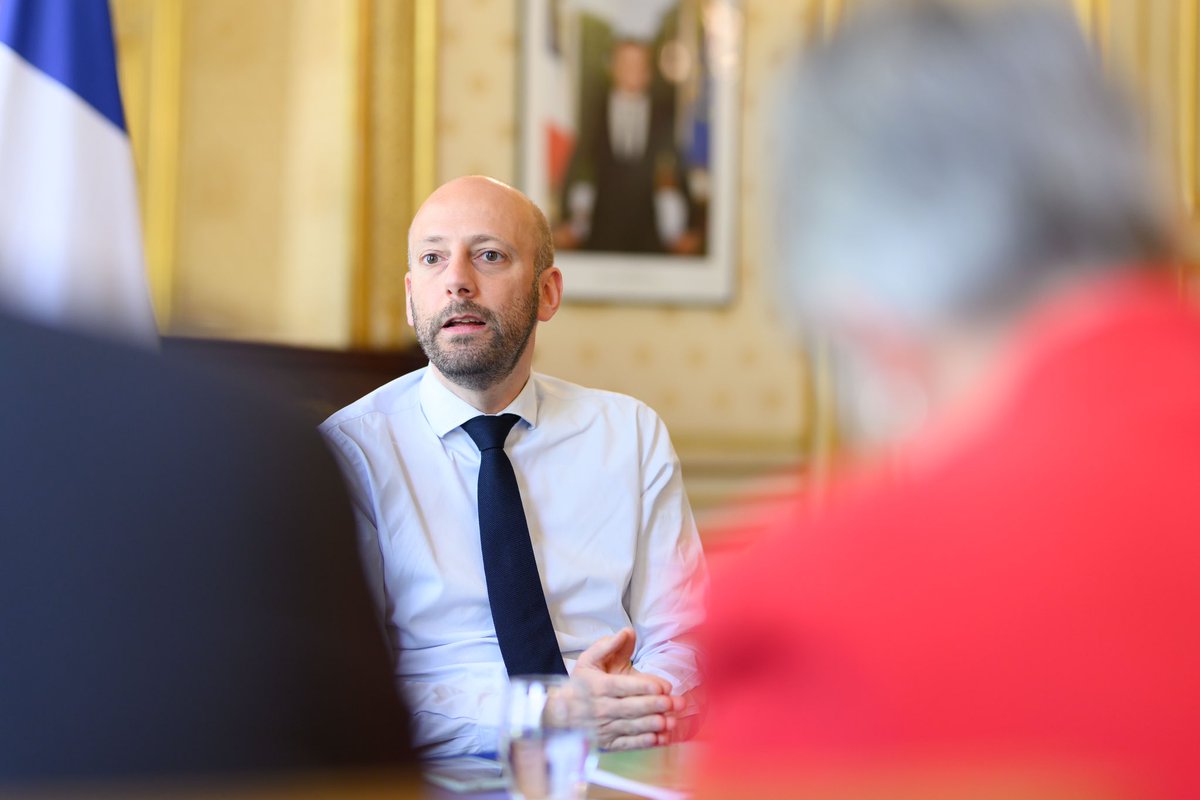 Échanges avec les parlementaires de la majorité présidentielle afin d’écouter leurs constats et remontées de terrain en vue du projet de loi pour l’efficacité de la fonction publique. #LesRencontresDeLaFonctionPublique