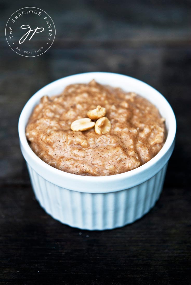 Peanut Butter Oatmeal Recipe @graciouspantry thegraciouspantry.com/clean-eating-p… #BreakfastRecipes #ProductReviews #IngredientsRecipes #OatmealRecipes