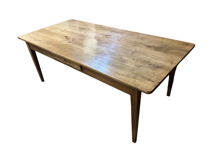 19th Century Wide Cherry Dining Table With One Drawer rb.gy/8oolc4 #cherrydiningtable #antiquediningtable #diningtable #antique #furniture