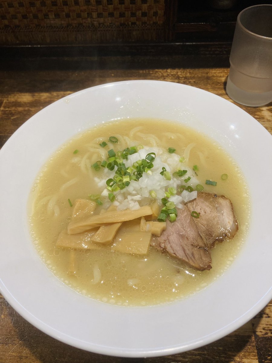 【麺屋ことぶき千葉店】

お昼は鶏白湯ラーメンでした🍜✨
美味しかったです😍

#おそとごはん #ラーメン