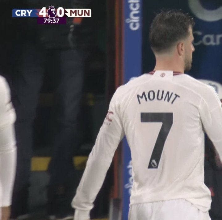 Peter Drury on Mason Mount: 🗣️“The boy who had a dream went into the Theatre of Dreams and he's now having nightmares.”