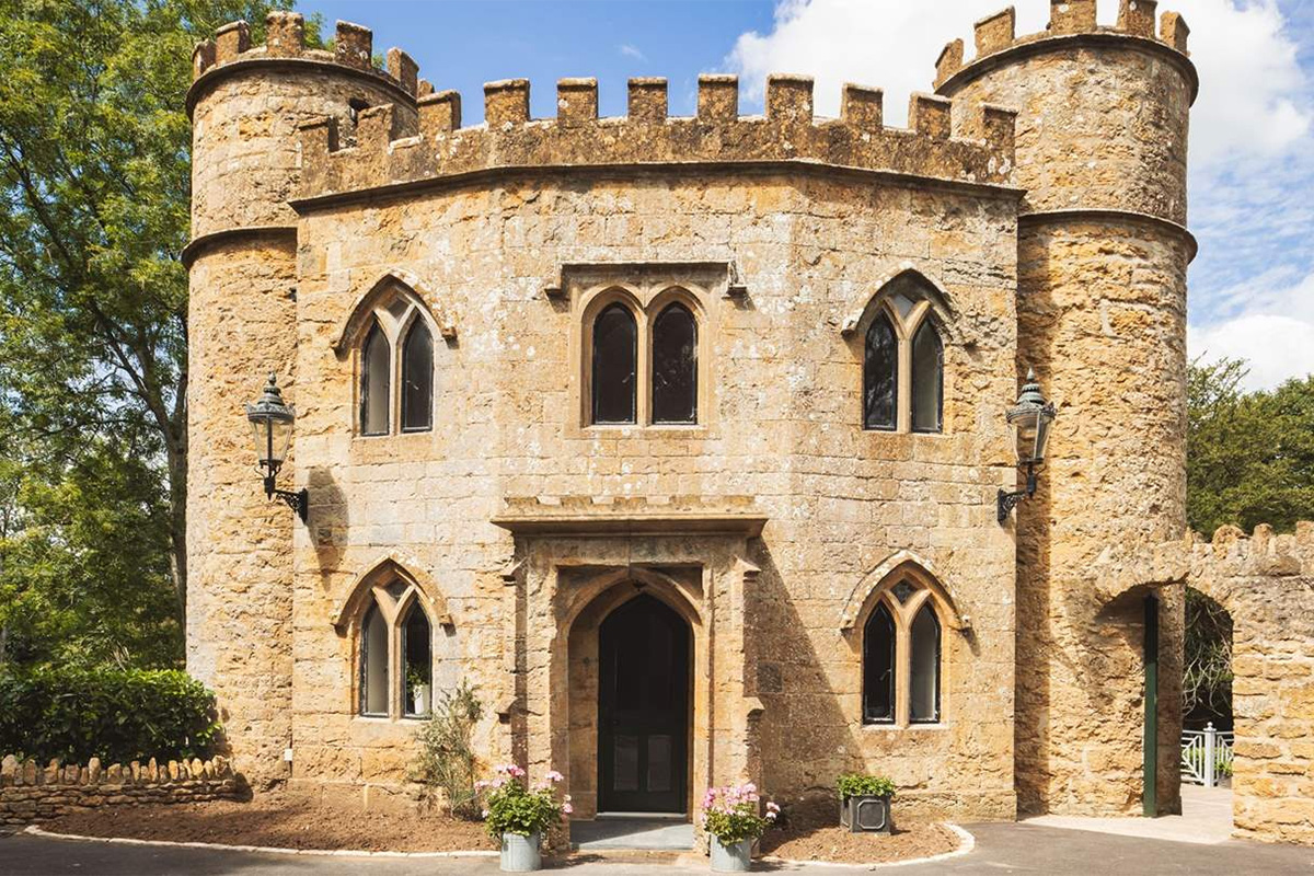 PL RT Win £1,000 gift voucher and enjoy a retreat of dreams with <a href="/BoutiqueRetreat/">Boutique Retreats</a> curated collection of luxury homestays #win #giveaway #competition bit.ly/3PPqGmU