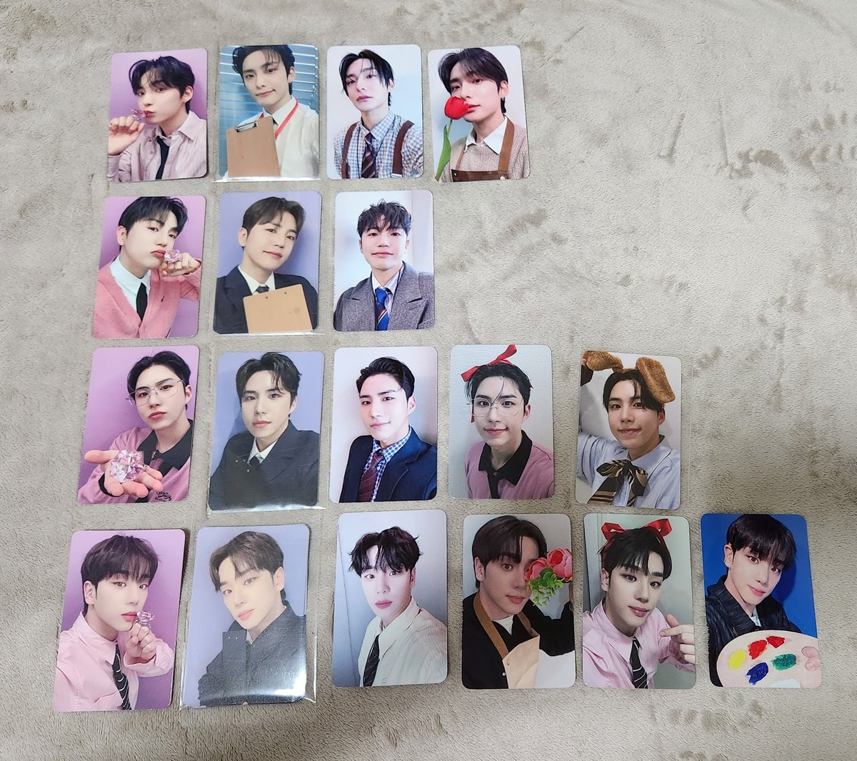rotkfrndi's tweet photo. [WTS] A.C.E My Girl Album Pobs

- Price : $5 each + Shipping fee

Paypal : OK
WW : OK
Loc :  KOREA

* Minimum order amount of $10.

Thank you.
#acephotocard #acewts #wtsace #acepc @ACECHOICETRADES https://t.co/a55p0rPnBO