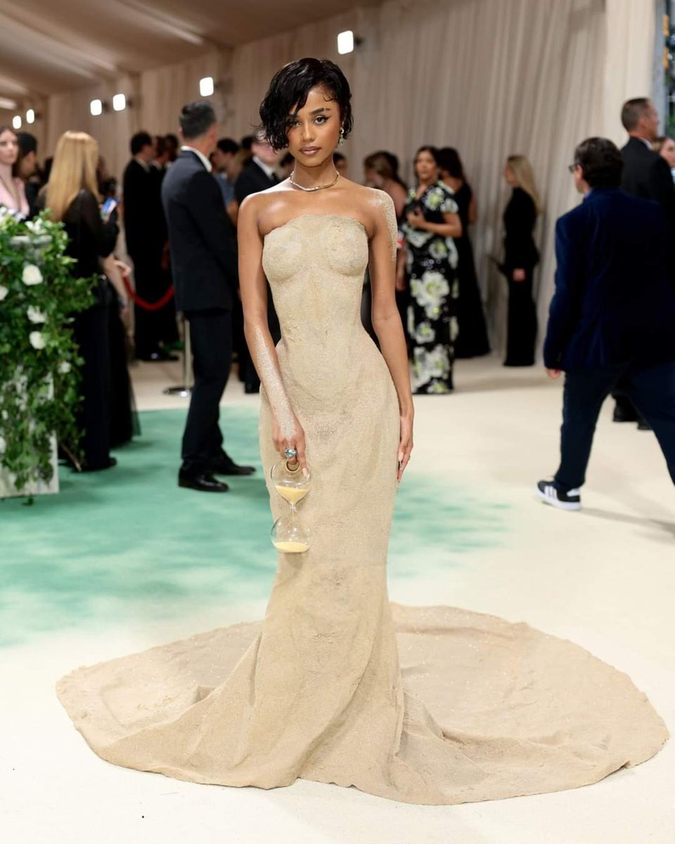 The gorgeous Tyla spotted at the Met Gala 2024🤩