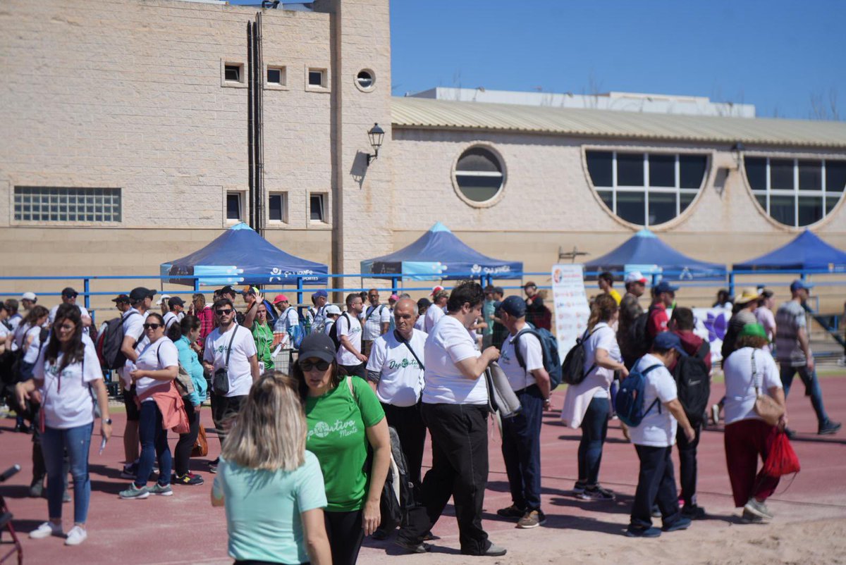 #Deportivamente de @SaludMentalRM y @afemarSM ha reunido a más de 400 participantes La consejera @contxaruiz destacó la tramitación de más de 100 plazas para seguir mejorando la calidad de vida de las personas con salud mental. 🔗cutt.ly/IewSNkdc