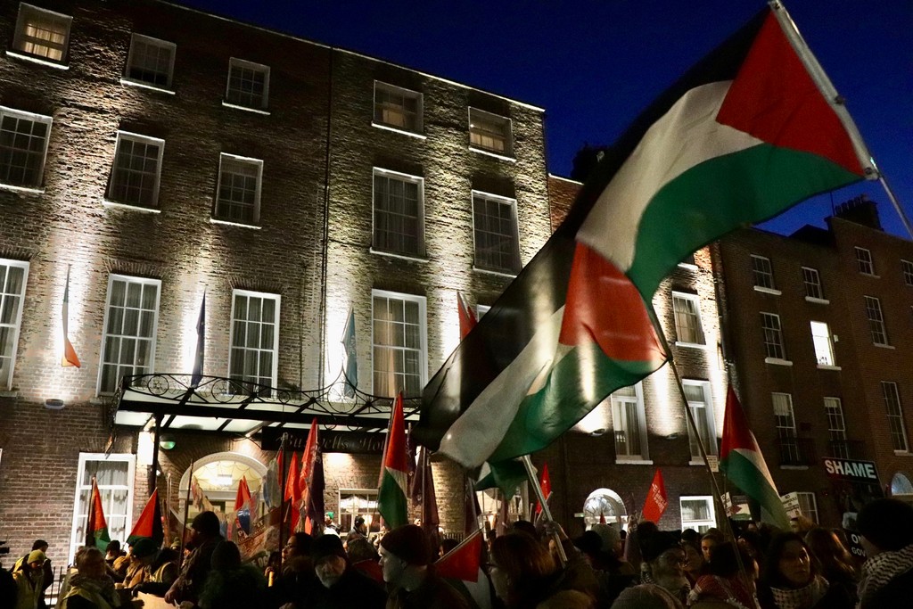 Solidarity with TCD and UCC Students protest for Gaza 🇵🇸 'It is clear that the protests led by students are making a difference.' @HoeyAnnie Read more: labour.ie/news/2024/05/0…