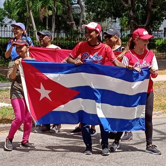 «El revolucionario verdadero está guiado por grandes sentimientos de amor» #CheVive 

#UnidosXCuba 🇨🇺
#CDRCuba #DeZurdaTeam