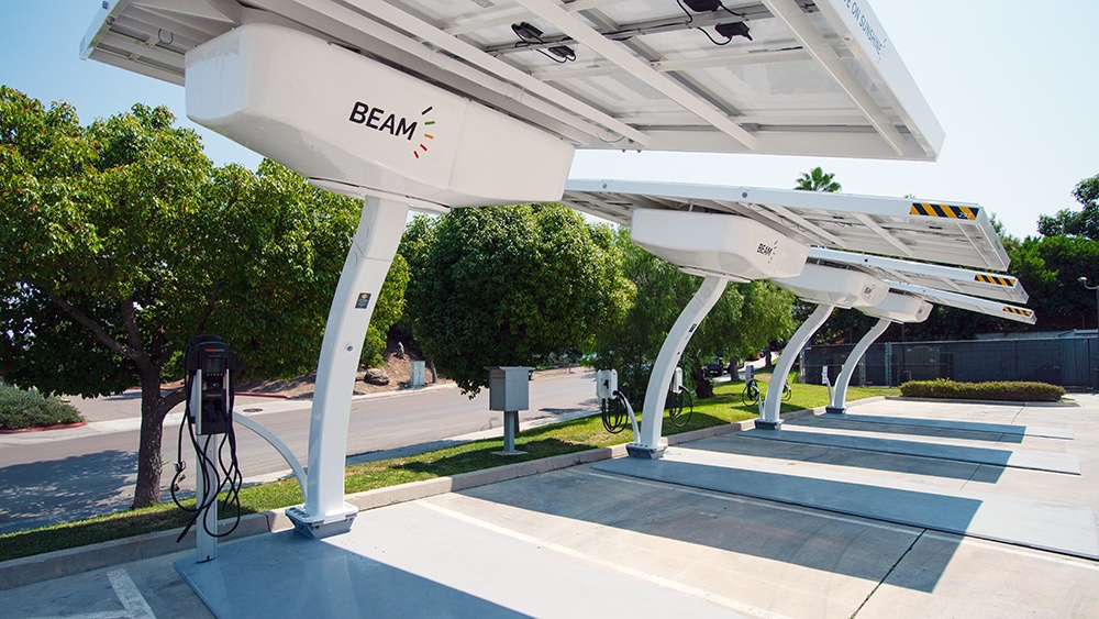 The U.S. @NatlParkService recently deployed #EVARC™ solar-powered #EVcharging systems from Beam Global to charge federal fleet vehicles at the National Capital Region headquarters at the National Mall in Washington, D.C. Via @GovernmentFleet $BEEM government-fleet.com/10220961/u-s-n…