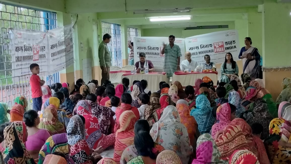 People of South 24 Parganas are actively working to stop child marriage by raising awareness and giving people the tools they need to report and deal with cases through community involvement #EndChildMarriage #ChildMariageFreeIndia #SHAKTIVAHINI @CAMPAIGNS_SV @BalVivahSeAzadi