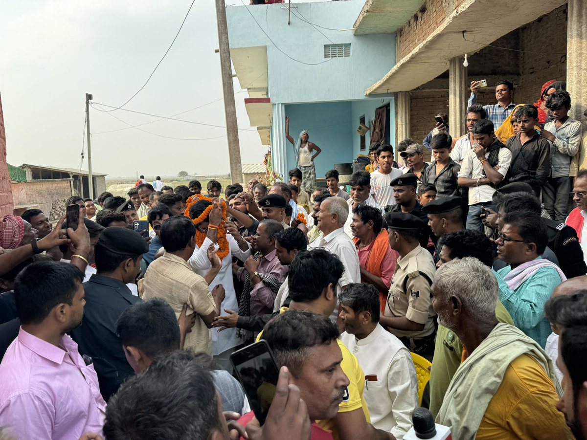 princerajpaswan's tweet image. आज अपने पैतृक निवास शहरबन्नी, खगडिया में अपने मंझले पिताजी पूज्य श्री पशुपति कुमार पारस जी एवं अपने प्रिय अनुज यश राज के साथ अपने मत का प्रयोग कर लोकतंत्र के महापर्व में अपना योगदान दिये।
#AbkiBaar400Par