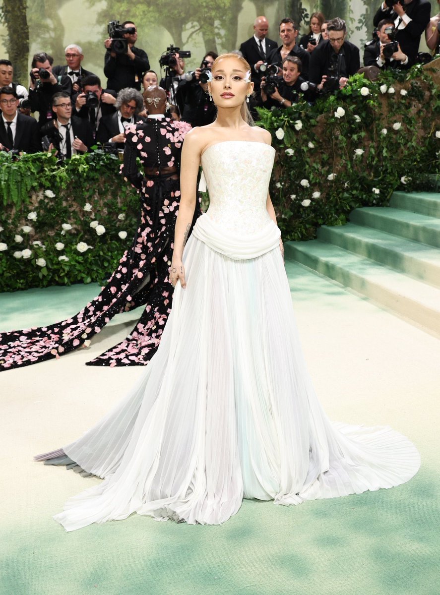 Ariana grande au #MetGala 2024