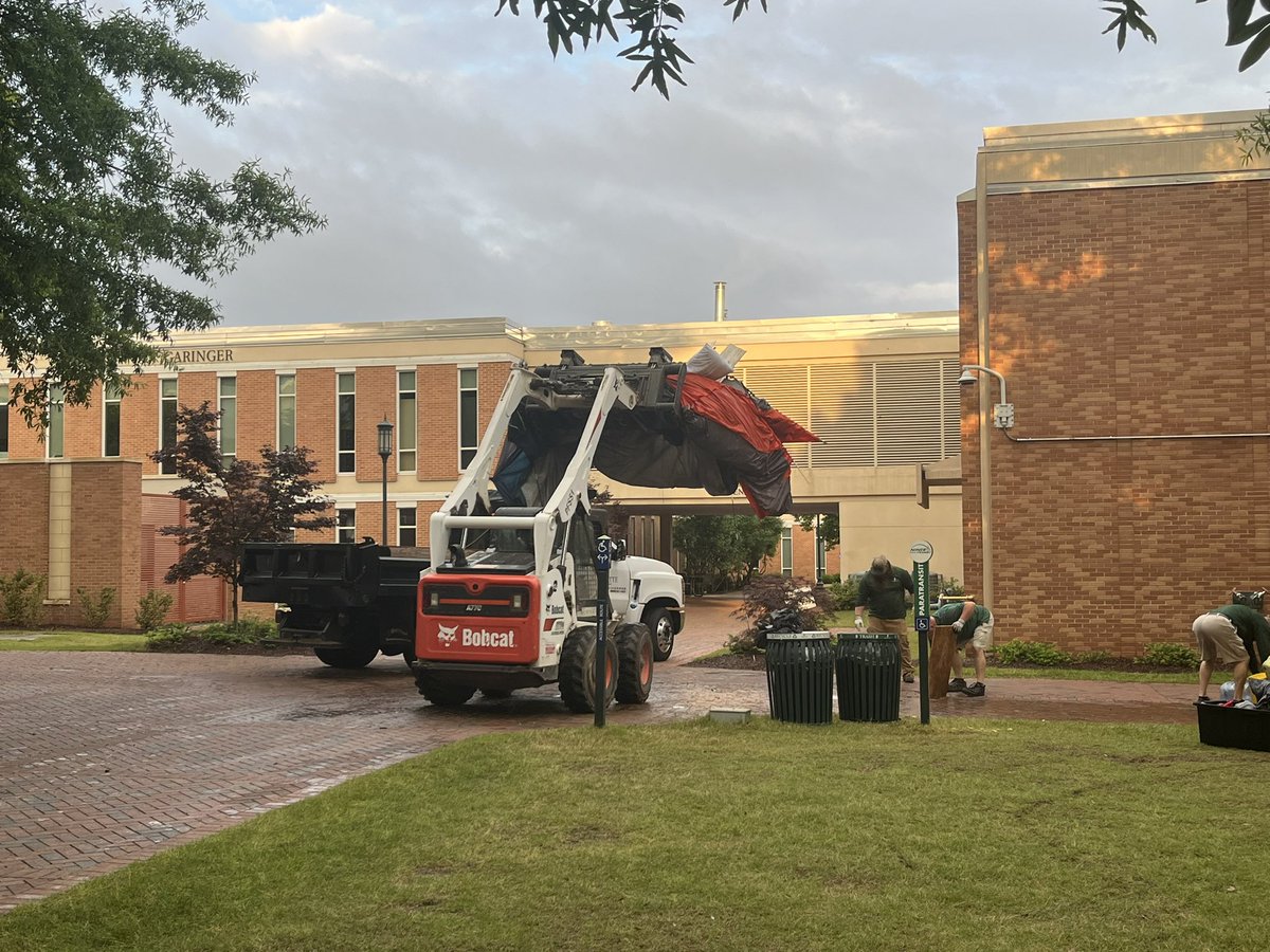 Crews worked this morning to clear the pro-Palestine encampment at UNC-Charlotte. A representative of UNCC police tells us this was their work. CMPD stood by incase assistance was needed. One person was arrested. It is unclear if that was a student. @wsoctv