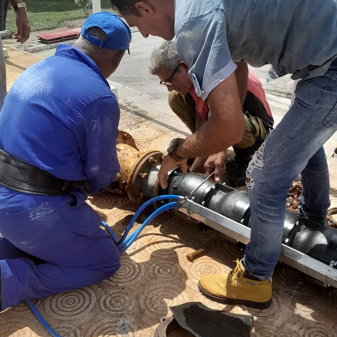 Se instala equipo de bombeo nuevo en la Planta Potabilizadora Rincón,  que abastece a la Ciudad de Las Tunas, con el cual se mejorá el servicio, al incrementar el gasto de entrega desde este sistema afectado por constantes roturas de sus equipos. #GenteQueSuma