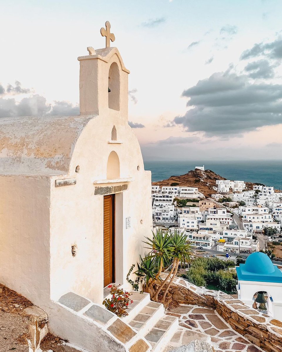 #Chora is the main & only real village of #Ios. It is a real jewel built amphitheatrically and shimmering under the sun. It easily charms everyone with its little cube flat-roofed houses & its narrow stone paved streets winding like a labyrinth of white lines. 📷 takisdamvakaris