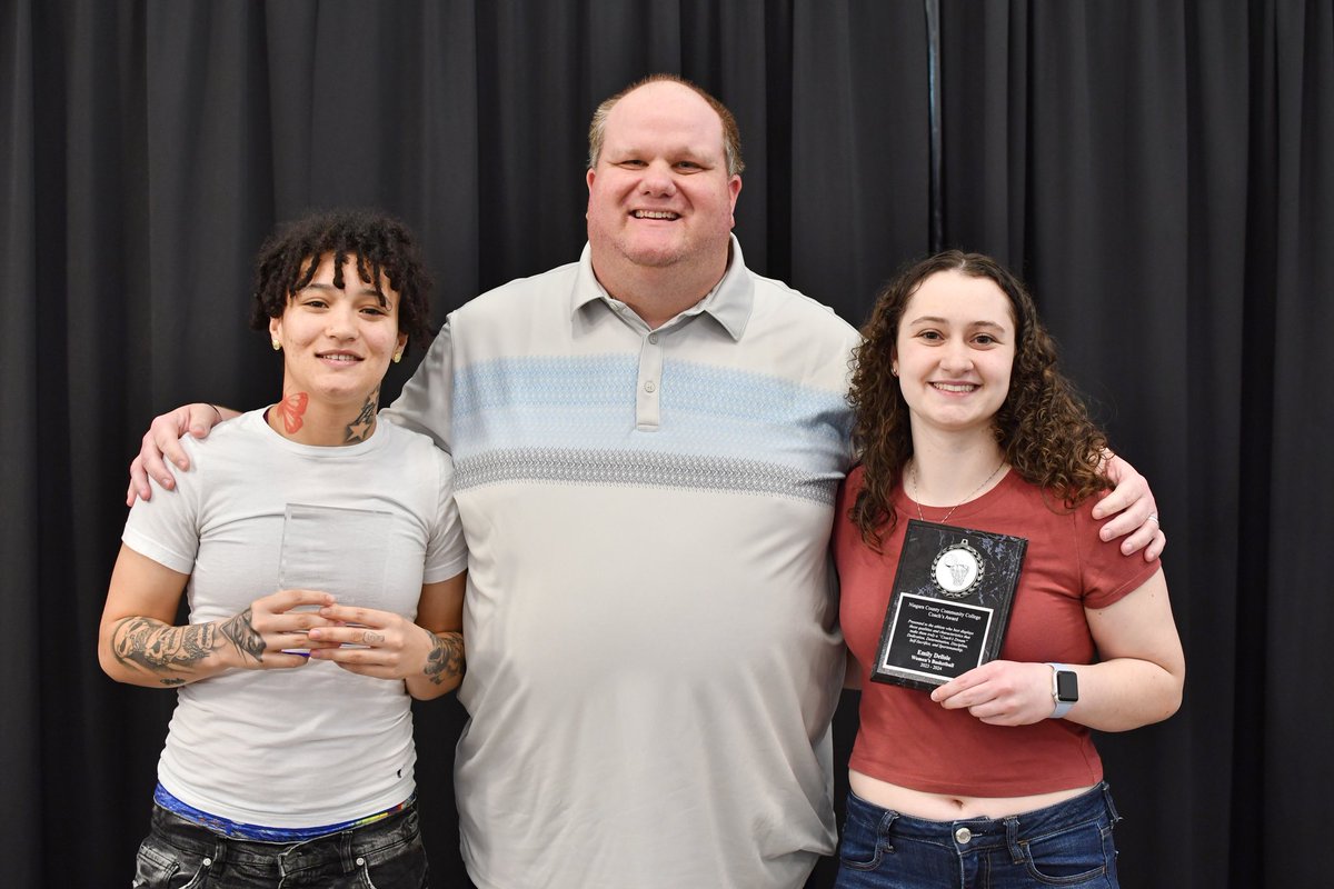Congrats to a couple of our sophomores honored at the annual <a href="/NCThunderwolves/">SUNY Niagara Thunderwolves</a> Award Night! #RollWolves 🏀🐺💪

MVP: Faith Alessandra
Coach's Award: <a href="/EmilyDelisle22/">Emily Delisle</a>