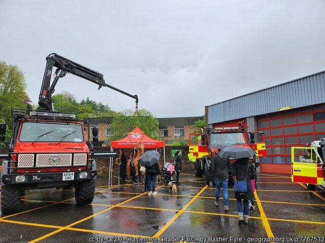 geograph_bi's tweet photo. Monday, #Surrey 
#Haslemere #CharterFair #wet  https://t.co/QGMLUiVFgv by 'Basher Eyre' https://t.co/cBU3wGsVMk