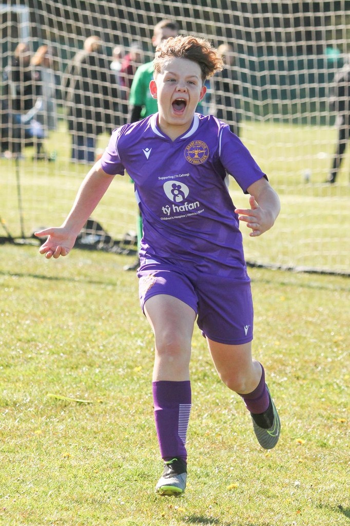 Congratulations to our u13 Purples who have scored an outrageous 100 goals this season! They currently sit 3rd & hit number 100 during their win over Dinas Powys. The 100th was scored by Oakley Allen, his 4th of the match & 15th of the season 👏

#BAFC #UpTheStags #LanYStags 🦌