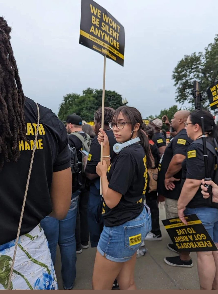 The Maryland #PoorPeoplesCampaign congratulates one of our youngest members, Mimi Edwards, who is *VALEDICTORIAN* of Bowie Class of 2024!

She will attend University of Maryland this fall as a Banneker Key Scholar, studying studio art. #ForwardTogether! #PPCArtistsRiseTogether