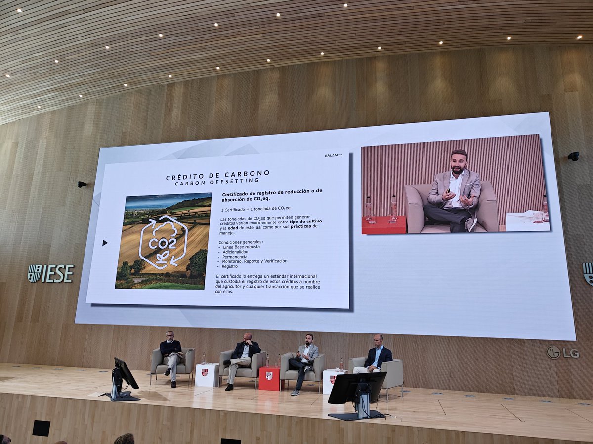 CarbonX_es's tweet photo. Hoy estamos en el #Agroforum "Agua y Medio Ambiente: Retos para el campo" organizado por @alianza_rural y @iesebschool donde se está hablando de el campo como sumidero de carbono https://t.co/EbEfPBOoZi