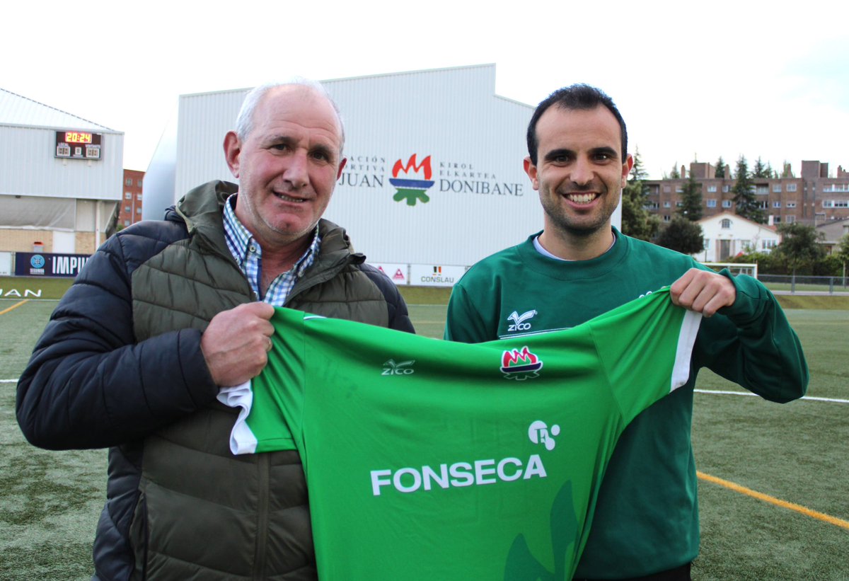 ADSanJuanDKE's tweet photo. ⚽️ #FÚTBOL | Julen Foncillas, renovado una temporada más como entrenador de @FutSJDonibane 

El club se decanta por dar continuidad al proyecto iniciado en #SegundaRFEF

💚 #SomosSanJuan 

➡️ https://t.co/Jm6PtGcfsu https://t.co/AzZdyUvoLA