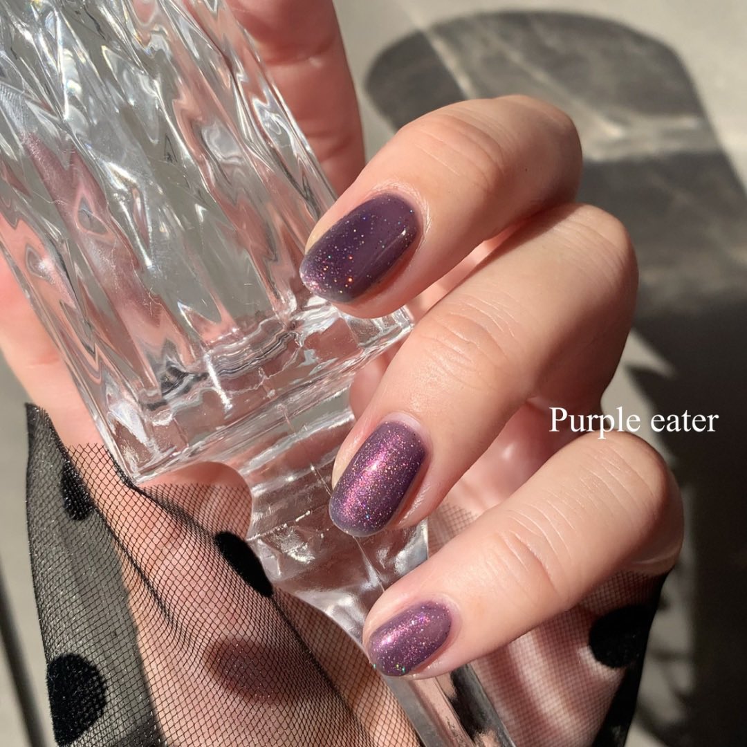 【Purple eater／ﾊﾟｰﾌﾟﾙｲｰﾀｰ】

5/23 復刻color
紫好きの方へ～🥂

昼の輝きと、夜の輝き。
違いにきっと驚くポリッシュ
紫の妖しい輝きにピンクの変更ラメ
虹色の細かいラメがいっぱいに輝く夢のcolorを爪に…✨

cocktail partycollection🍸
 #セルフネイル