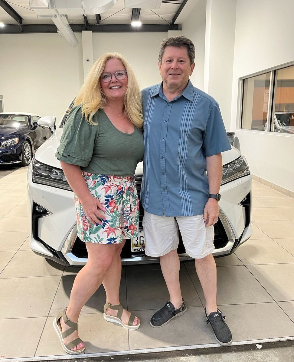 Big Congratulations to Lynn & Paula on your NEW 2018 #Lexus RX 350! We appreciate your business! 👏