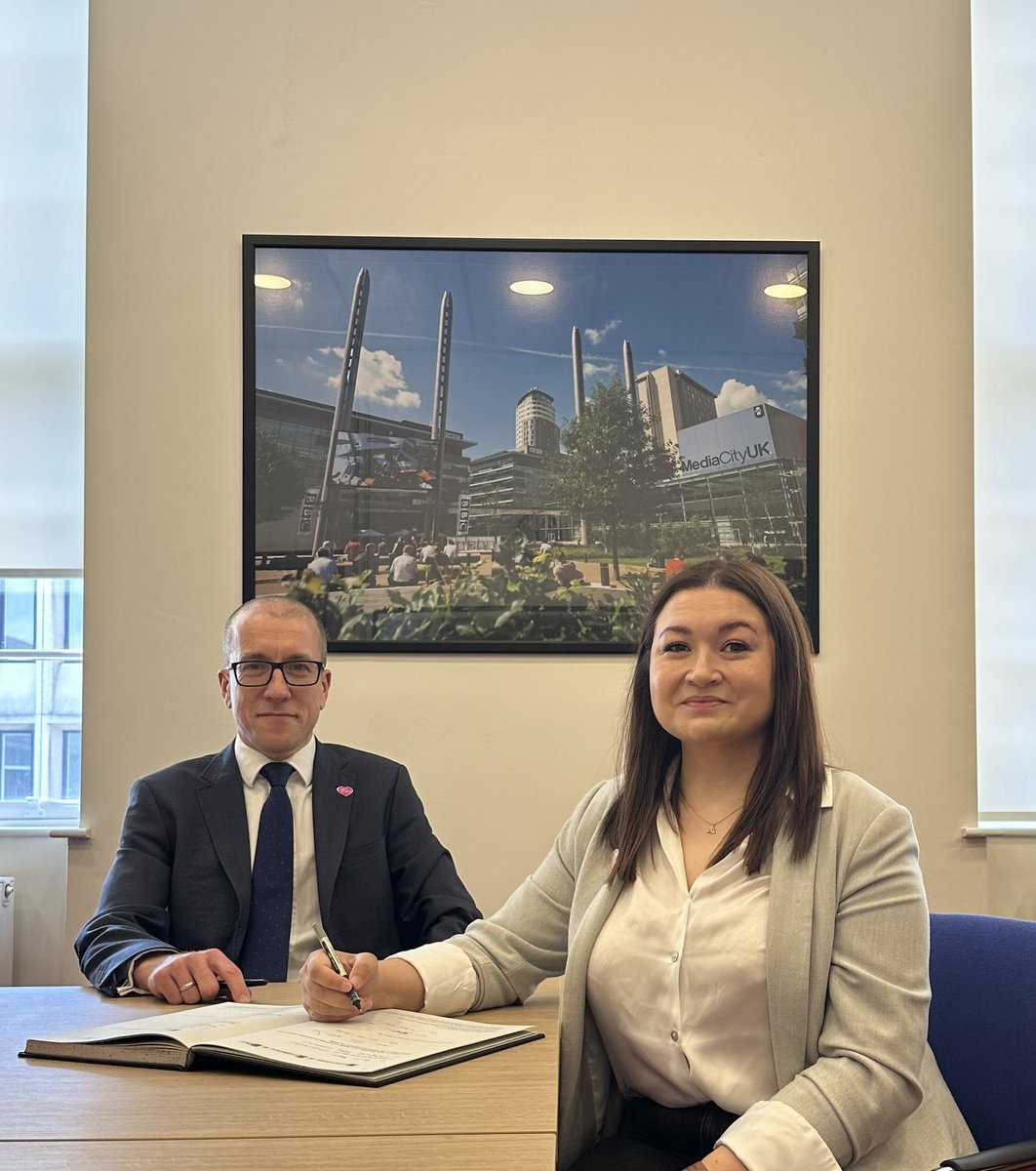 SharAugust's tweet image. This morning I officially signed in as councillor for Eccles for another 4 years. Whether you voted for me or not, I hope I deliver for everyone in our community 🌹
