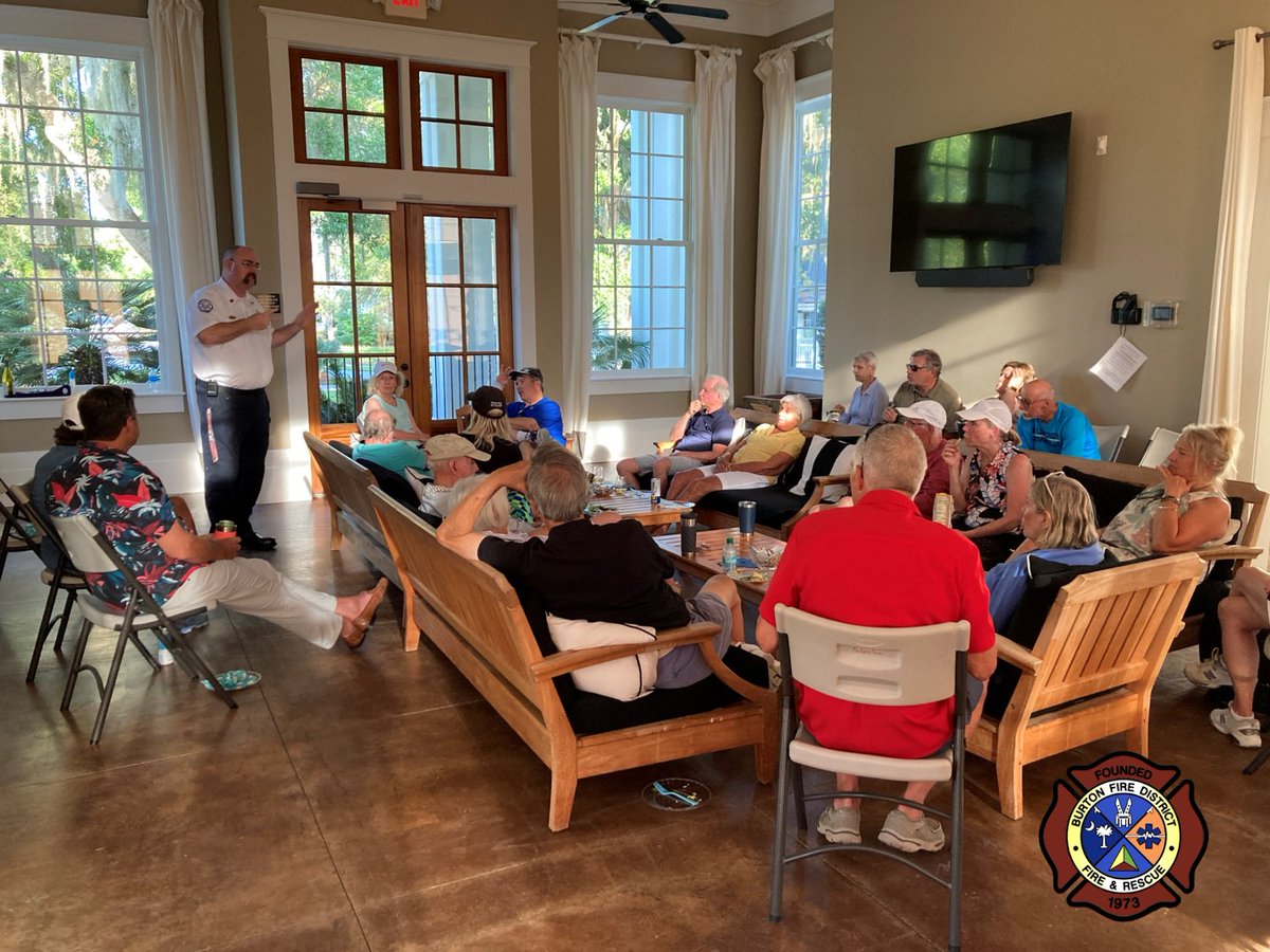 RECRUITING! #BurtonFD recently spent some time with a Habersham club to talk about our community training programs, and about the importance of becoming an Immediate Responder. These programs are open to all in @bftcountysc. Help us save a life. Message for more information.