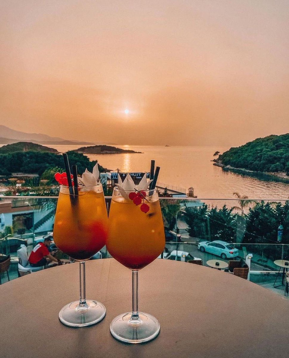 Sunset 🌅 +Cocktail🍹 =Good vibes ✨
