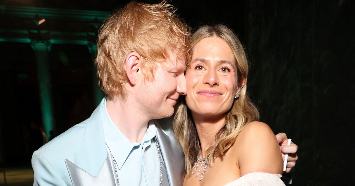 Ed Sheeran cosies up to his wife Cherry as he makes his debut at #MetGala mirror.co.uk/3am/celebrity-…