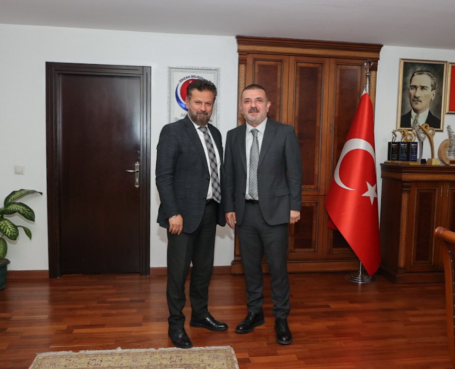 Hazine ve Maliye Bakanlığı Sümer Holding Genel Müdürlüğü Bağlı Ortaklıklar, İştirakler ve İşletmeler Daire Başkanı Sn. Erhan Öcal’ı belediyemizde ağırladık. Nazik ziyaretleri için kendilerine teşekkür ediyorum.