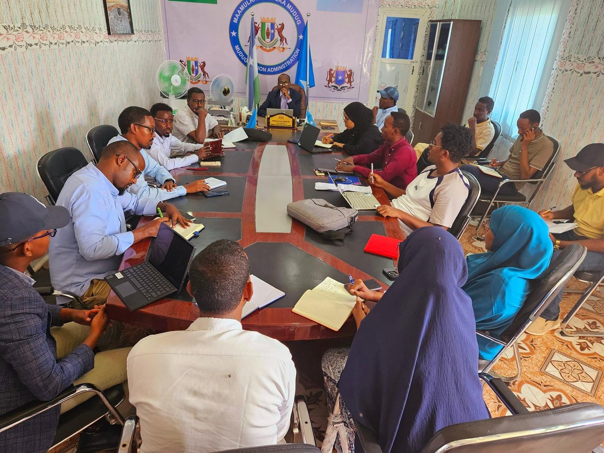 #PuntlandFirst news #Puntland 
1-1, Galkayo, May 7, 24
An urgent meeting was held today at the Regional Office of the Organizations working on humanitarian affairs in Mudug Region, including the UN, international,and local NGOs. The Chairman of Harfo District attended the meeting