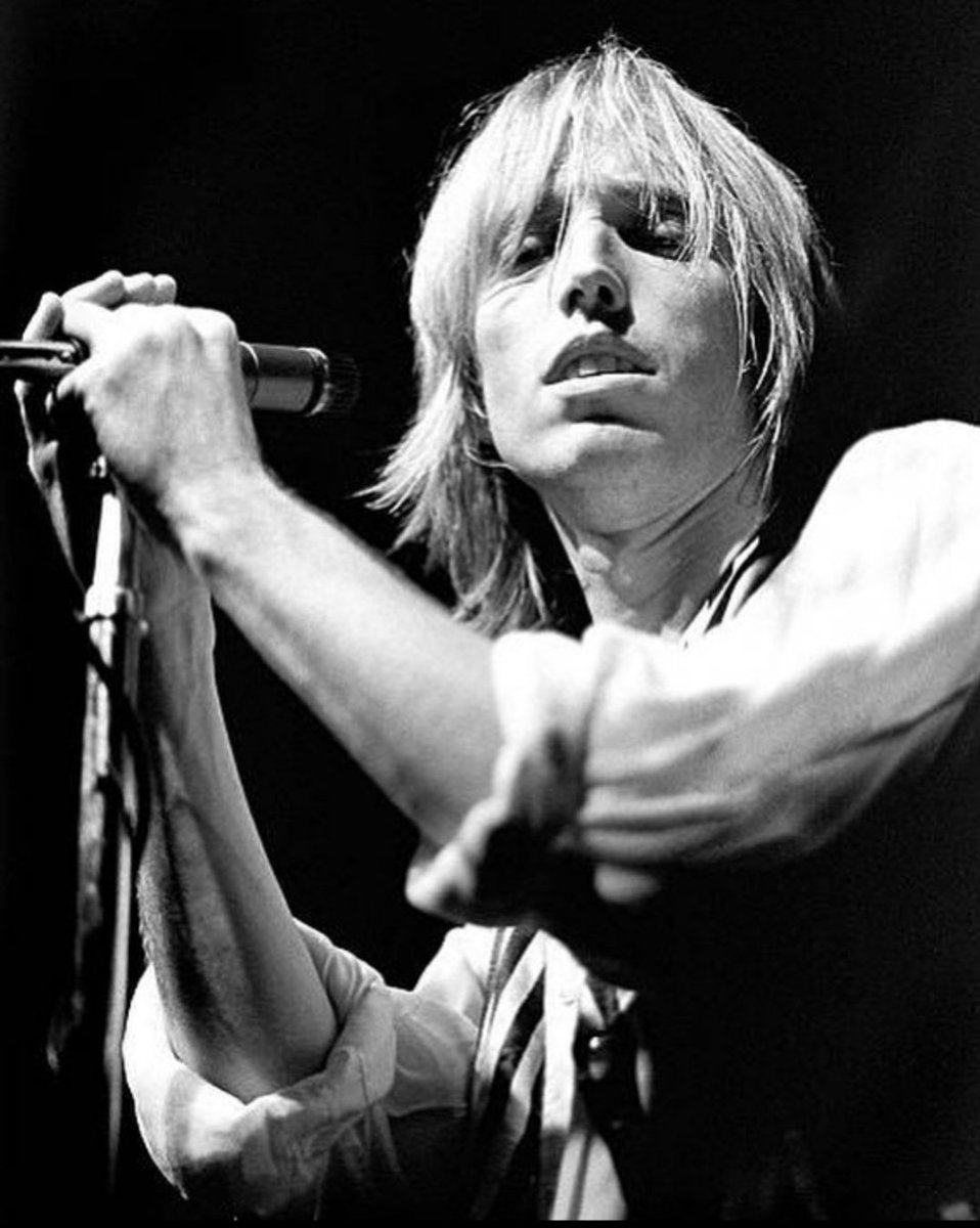 I'm reposting this...I got ahead of myself, it's not Wednesday, lol....Happy Tuesday Rockstars...⭐✌❤🎶 #TomPetty