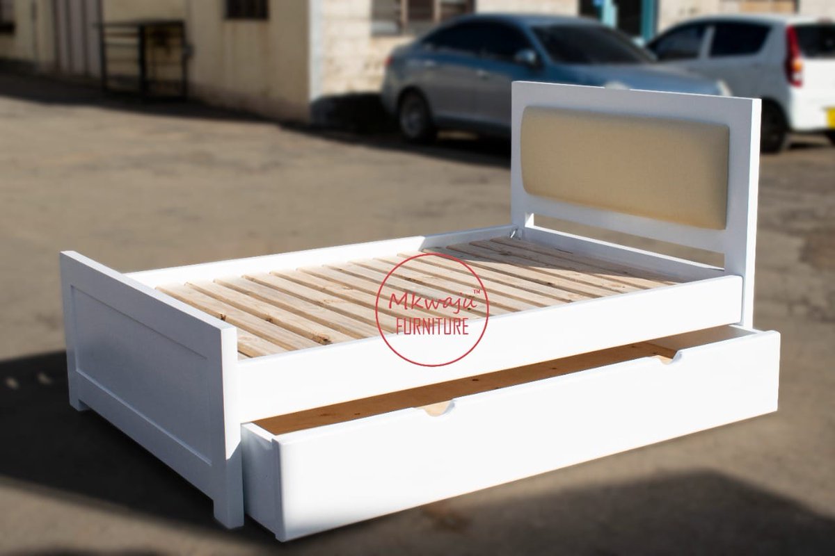 🙂Tally 4x6 Trundle Bed
🎯Available on Order
🤙Contact: 0700939600
.
#Bedroomfurniture #bedroomdesign #bedroomdecor #bedroom #bed #nairobi #brandnew #BrandNew #mahogany