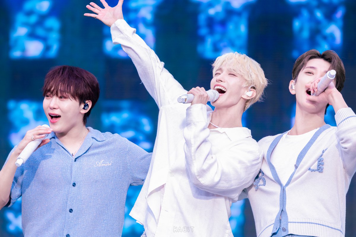 240428 팔로우 투 서울 HQ      

숨 막히는 세상 속에 
작은 것 하나에 잠깐 웃었다고 ◡̈🌼 

#세븐틴 #도겸 #DK #イソクミン #李碩珉 
#승관 #SEUNGKWAN #조슈아 #JOSHUA