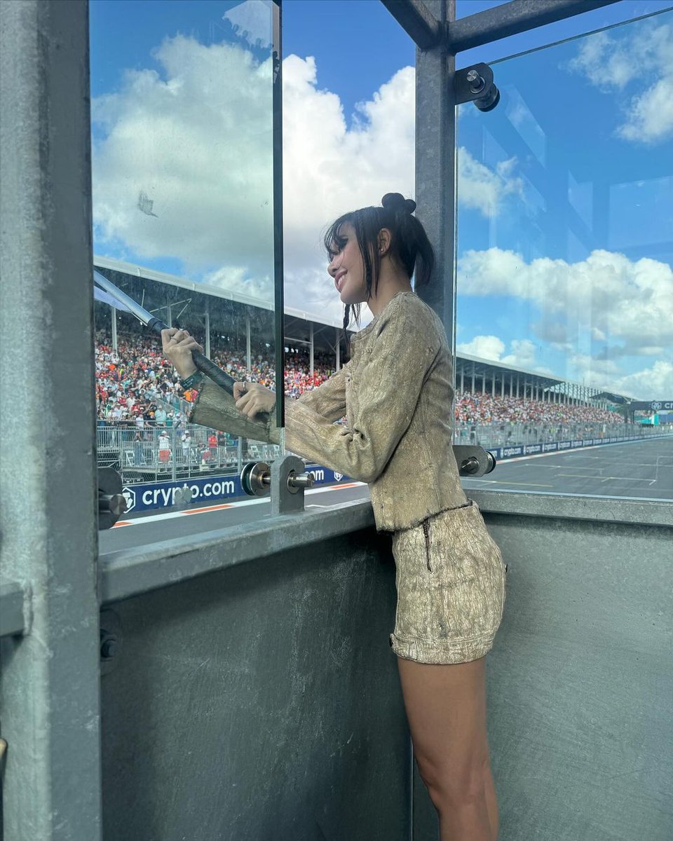 Racer Lisa! LOOK: BLACKPINK member Lisa shared her fun experience at the 2024 F1 Miami Grand Prix that took place on May 5 at the Miami International Autodrome in Miami Gardens, Florida. She also took a snap with Red Bull racer Max Verstappen. | lalalalisa_m IG #Lisa…