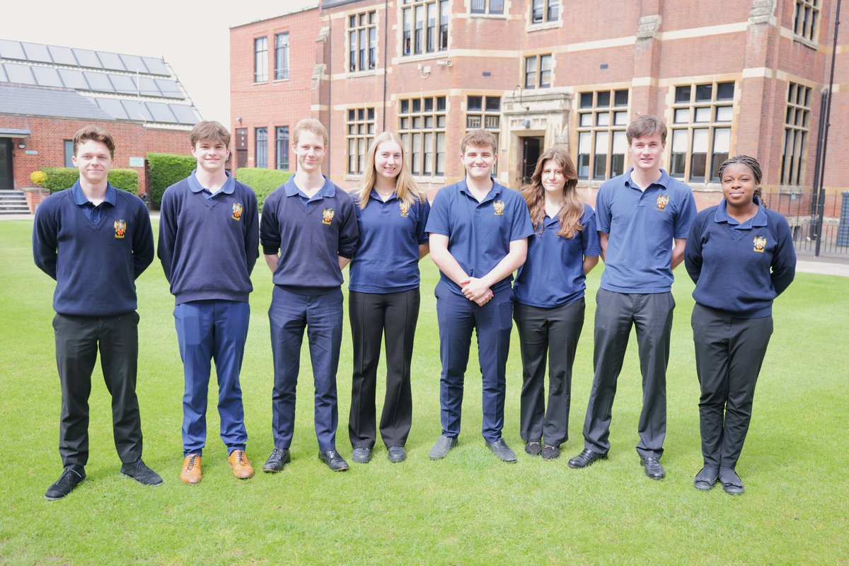 Congratulations to the eight pupils photographed who have completed their Gold DofE Awards and are heading off to Buckingham Palace for the official presentation on Friday. Well done also to Rocco F who completed his Gold Award but is unable to attend the ceremony. @LeysAdventure