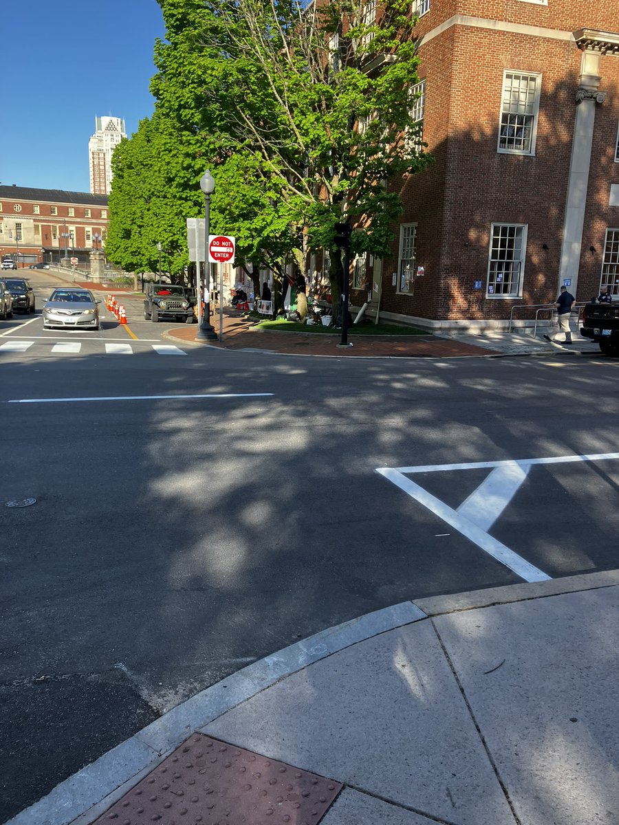 It’s soooooo annoying not to have a crosswalk here