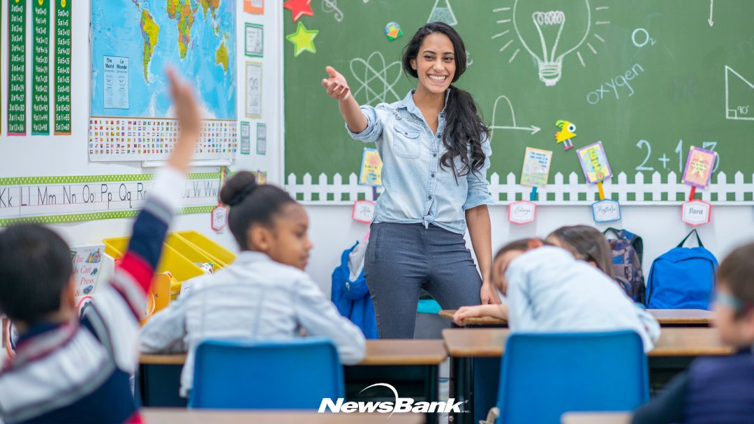 To the superheroes wearing cardigans instead of capes − thank you! Let's show appreciation for the incredible educators who shape minds and hearts with a thoughtful gift. Get started here: ow.ly/cNIc50RgNBg. #NewsBank #TeacherDay #TeacherAppreciationWeek