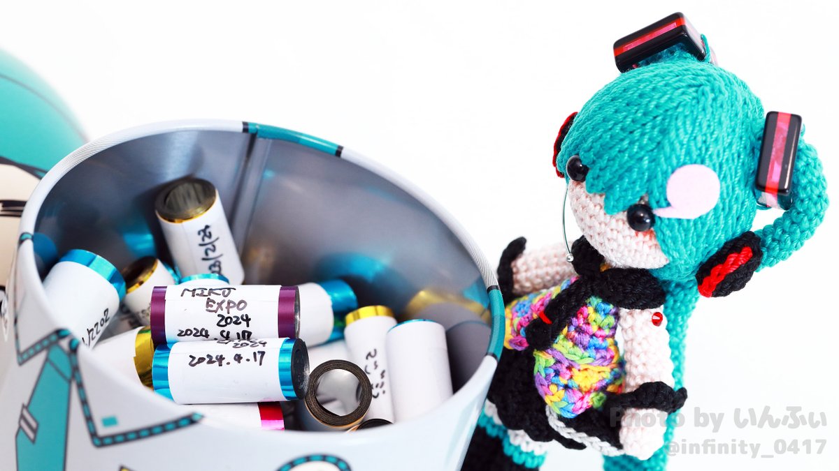 先日、｢#MIKUEXPO2024｣のために渡米されたフォロワーさんから、持ち帰った銀テープをプレゼントいただきました。奇しくも、現地時間で私の誕生日に行われた公演のテルユア砲です。

この度は、本当にありがとうございました。m(_ _)m

#MIKUEXPO #MIKUEXPO10th #そらミク