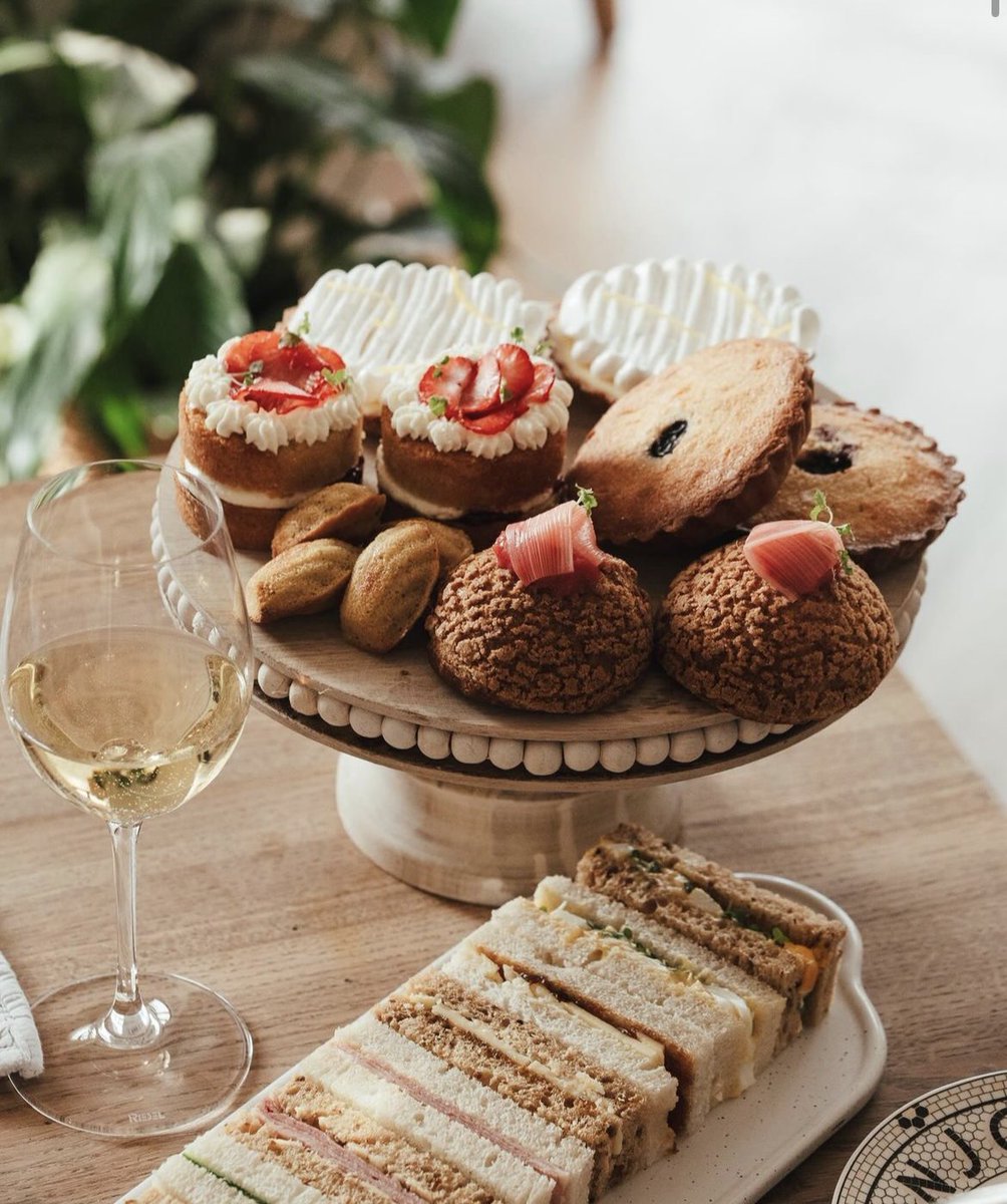 At @hattonsrtw, their pastry chef has been working hard to bring an elegant #afternoontea offering to the menu. Why not treat yourself & loved ones to a selection of finger sandwiches, homemade cakes & scones? Tag who you'd take! 🥰 £27.50 pp. 

#ThePantiles #TunbridgeWells