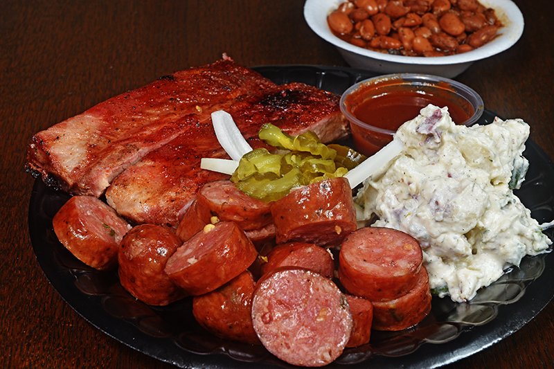 All our meats are hickory smoked to perfection every day along with our tasty sides! Come get your 2 meat combo today...
and we can make everything to go!
.
.
.
.
#brisket
#meatlover #bbq #brisket #sausage #pulledpork #ribs #hickory #bakersribsweatherford