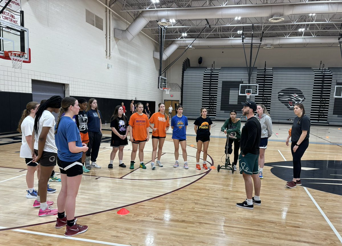 Thank you Coach Fletch @cgccwbb for taking the time to meet and engage with our athletes.  They truly appreciate the opportunity.! #basketball #coach #collegecoach #hoops #clubbasketball #athletes #basketball #girlsbasketball #mesaaz #chandleraz #gilbertaz