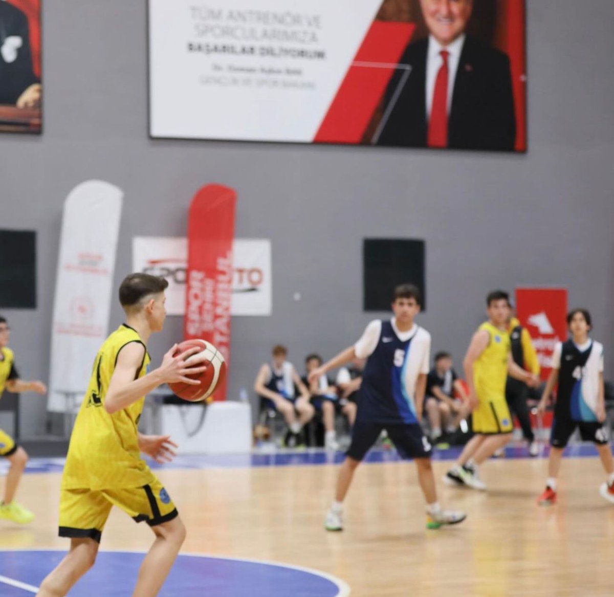 İstanbul Valiliği Petrol Ofisi Okul Spor Kulüpleri Ligi Basketbol İl finallerine katılan Akyiğit Ortaokulu Spor Kulübü İstanbul şampiyonu olmuştur. Spor kulübümüzü, oyuncu ve yöneticilerimizi tebrik ederiz.