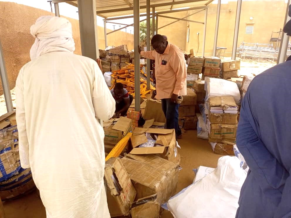 PCRSSMali's tweet image. #GAO 291 salles de classe et 08 directions d’écoles de Gao, Bourem et Ansongo équipées par le @PCRSSMali 

Le Projet contribue à l’amélioration des conditions d’encadrement et d’apprentissage dans les écoles fondamentales de la région de #Gao