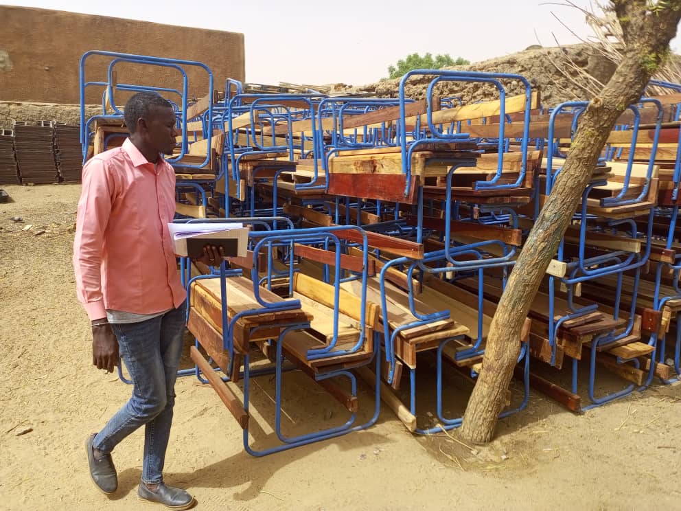 PCRSSMali's tweet image. #GAO 291 salles de classe et 08 directions d’écoles de Gao, Bourem et Ansongo équipées par le @PCRSSMali 

Le Projet contribue à l’amélioration des conditions d’encadrement et d’apprentissage dans les écoles fondamentales de la région de #Gao