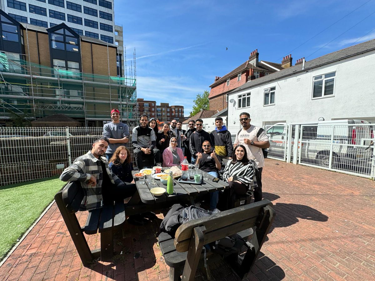 Golden Hour Gathering: Sunlit Talks & Laughter ☀️ Our gathering was a delight! Students soaked up the sunshine while enjoying a fantastic afternoon filled with fun activities. 🌻 #GoldenHour #SunshineVibes #MemoriesMade #eurospeak #LearnEnglish