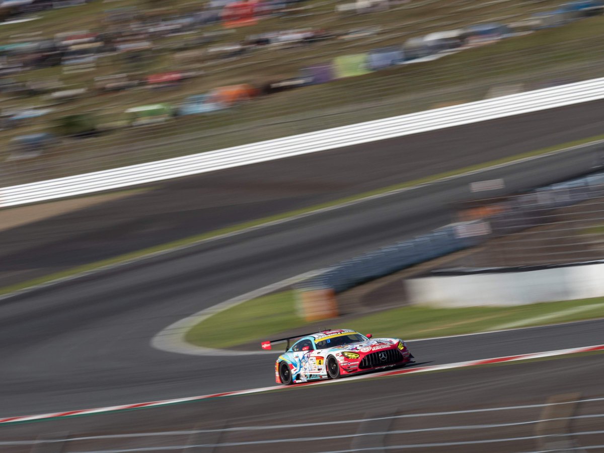 なんか、いつも同じようにしか撮れない。なんか、変化のある捕り方ないかなぁ。
#supergt #goodsmileracing #富士スピードウェイ #マンネリ