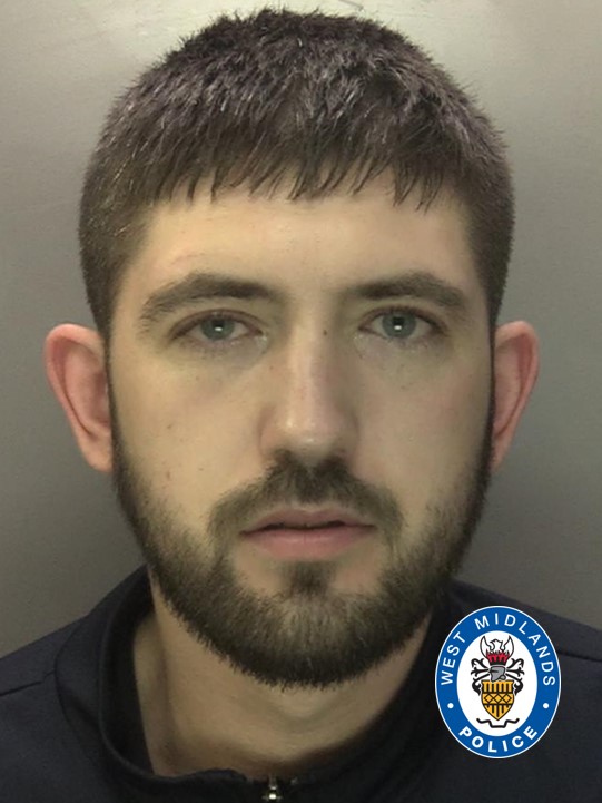 #WANTED | Do you know where Kieron Desmond is? The 27-year-old from #GreatBarr, is wanted on suspicion of stalking, theft and breaching a non-molestation order. If you can help locate him please call 999 quoting reference 20/443044/24.